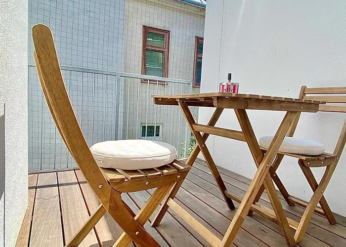 Steiner Residences Reumannplatz Apartment *