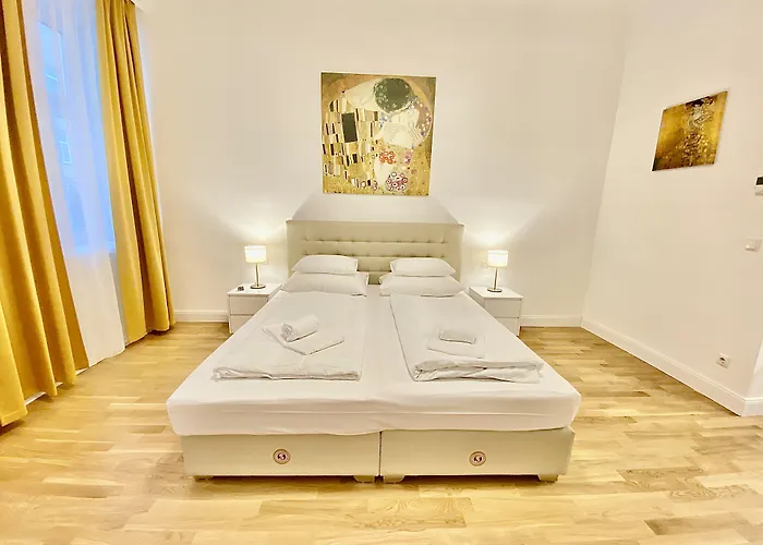 Steiner Residences Reumannplatz 公寓